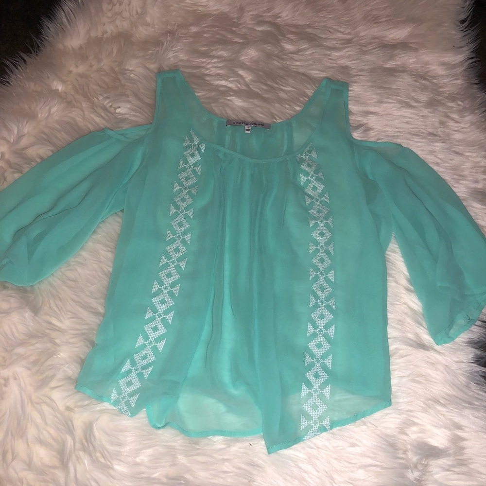 cute cold shoulder mint shirt 💕